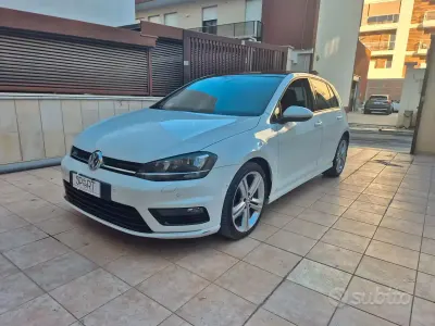 Usata VW Golf VII R-line 105 CV (77 kW) 2013 Bianco Berlina