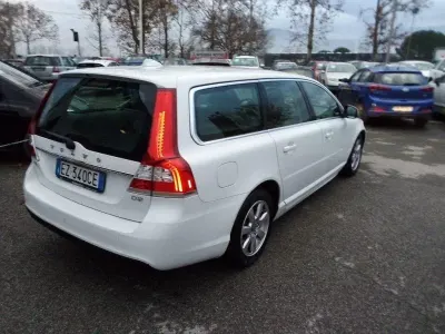 Usata Volvo V70 Business Edition 120 CV (88 kW) 2015 Bianco Station wagon