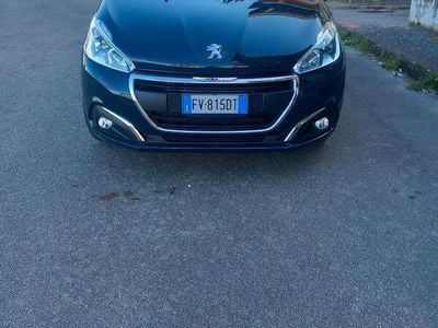 Usata Peugeot 208 102 CV (75 kW) 2019 Utilitaria