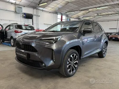 Nuova Toyota Yaris Cross Trend 131 CV (96 kW) 2026 Grigio SUV