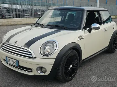 Usata Mini ONE 75 CV (55 kW) 2009 Beige Utilitaria