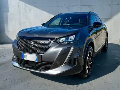 Usata Peugeot 2008 Allure 131 CV (96 kW) 2023 Grigio SUV