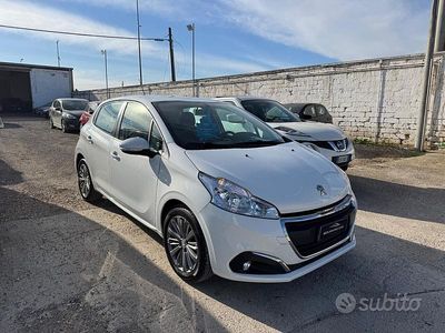 Usata Peugeot 208 Allure 101 CV (74 kW) 2020 Bianco Utilitaria
