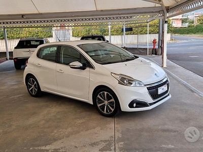 Bianco Usata 2016 Peugeot 208 Allure Utilitaria | 9800 € (Molto cara)