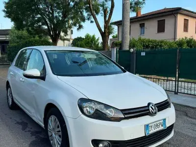 Usata VW Golf VI Highline 110 CV (80 kW) 2009 Bianco Utilitaria