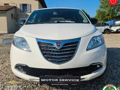 Usata Lancia Ypsilon 69 CV (50 kW) 2014 Bianco Utilitaria