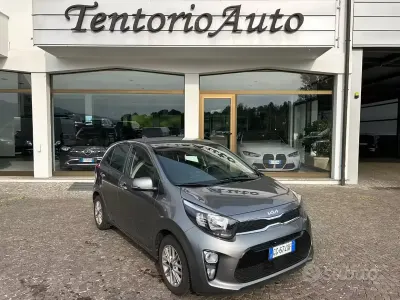 Usata Kia Picanto X-Line 67 CV (49 kW) 2022 Grigio Utilitaria