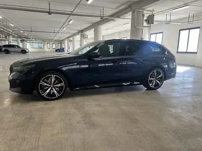 Usata BMW 520 M Sport 197 CV (144 kW) 2025 Blu Station wagon