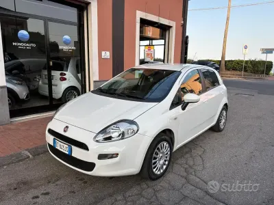 Usata Fiat Punto Street 69 CV (50 kW) 2014 Bianco Utilitaria