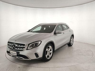 Usata Mercedes GLA180 122 CV (89 kW) 2020 Argento SUV