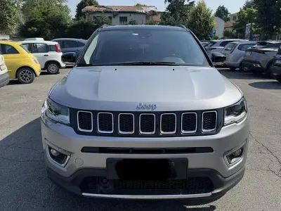 Usata Jeep Compass Limited 140 CV (102 kW) 2019 Grigio SUV