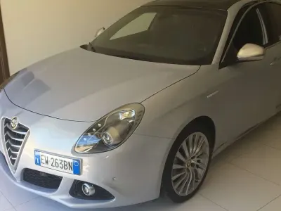 Usata Alfa Romeo Giulietta Exclusive 105 CV (77 kW) 2014 Grigio Utilitaria