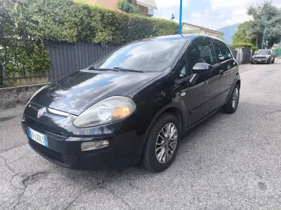 Usata Fiat Punto Evo Dynamic 69 CV (50 kW) 2011 Nero Utilitaria