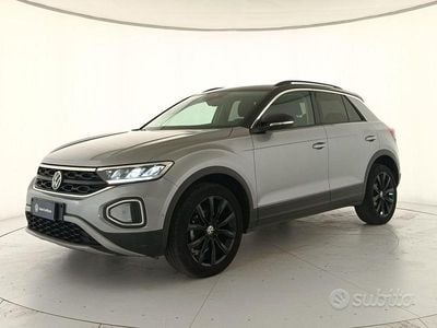 Usata VW T-Roc Life 110 CV (80 kW) 2023 Grigio SUV