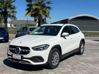 Usata Mercedes GLA180 Business 116 CV (85 kW) 2022 Bianco SUV