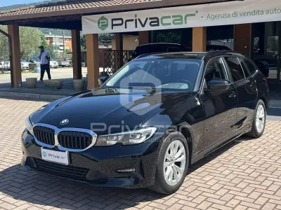 Usata BMW 318 Advantage 150 CV (110 kW) 2020 Nero Station wagon