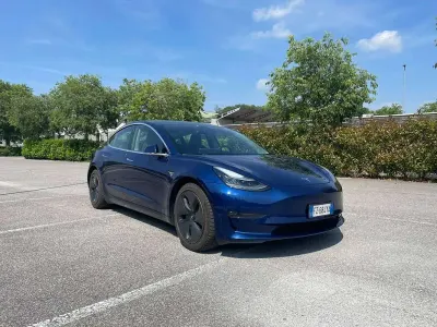 Usado Tesla Model 3 152 kW (208 HP) 2020 Azul Sedan