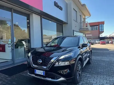 Begagnad Nissan X-Trail Tekna 163 HK (119 kW) 2025 Svart SUV