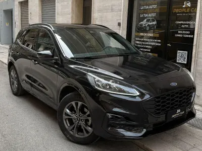 Usado Ford Kuga 152 CV (111 kW) 2023 Negro SUV