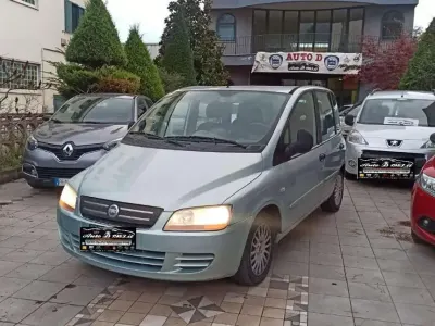 Käytetty Fiat Multipla Dynamic 120 HP (88 kW) 2005 Sininen Tila-auto