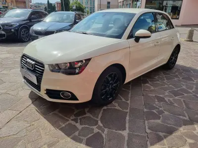 Usata Audi A1 Sportback Ambition 86 CV (63 kW) 2012 Bianco Utilitaria