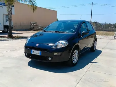 Usata Fiat Punto Street 69 CV (50 kW) 2018 Blu Utilitaria