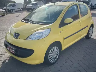 Usata Peugeot 107 54 CV (39 kW) 2007 Giallo Utilitaria