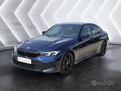 Usata BMW 330 M Sport 286 CV (210 kW) 2023 Blu scuro Utilitaria