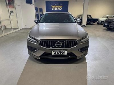 Usata Volvo V60 R-Design 150 CV (110 kW) 2019 Marrone Station wagon