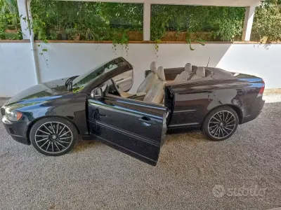 Usata Volvo C70 136 CV (100 kW) 2007 Nero Cabrio
