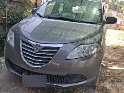 Usata Lancia Ypsilon 95 CV (69 kW) 2014 Grigio Utilitaria