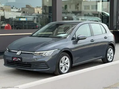 Usata VW Golf VIII Life 116 CV (85 kW) 2023 Grigio Berlina