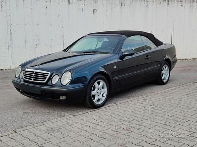 Usata Mercedes CLK320 217 CV (159 kW) 1999 Blu Cabrio