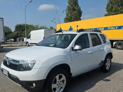 Usata Dacia Duster Lauréate 109 CV (80 kW) 2014 Bianco SUV