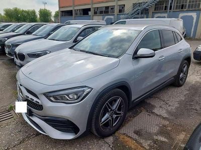 Usata Mercedes GLA200 Premium 163 CV (119 kW) 2023 Argento metallizzato SUV