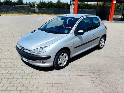 Usata Peugeot 206 68 CV (50 kW) 2004 Berlina