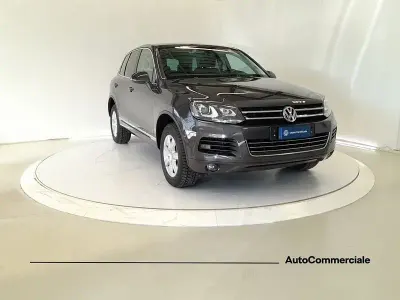 Usata VW Touareg Executive 245 CV (180 kW) 2012 Grigio scuro SUV