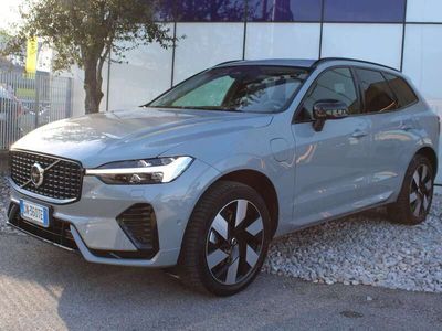 usata Volvo XC60 T6 recharge Plug-in Hybrid Ultimate Dark AWD