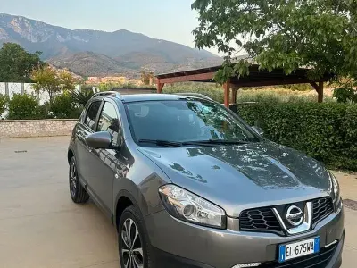 Usata Nissan Qashqai 360º 131 CV (96 kW) 2012 Grigio SUV