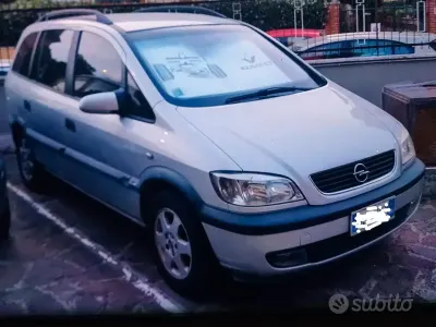 Usata Opel Zafira Elegance 125 CV (91 kW) 2001 Grigio Monovolume