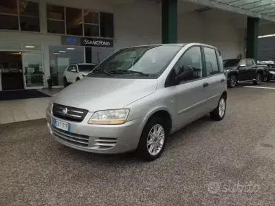 Usata Fiat Multipla 103 CV (75 kW) 2004 Grigio Monovolume