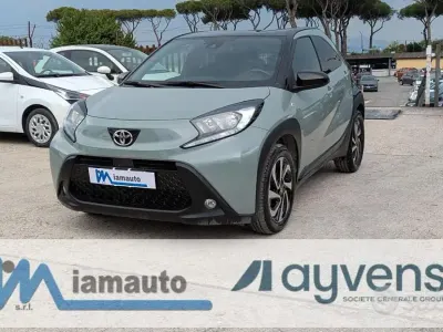 Usata Toyota Aygo X Trend 72 CV (52 kW) 2025 Verde SUV