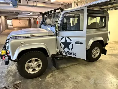 Usado Land Rover Defender 122 HP (89 kW) 2008 Carrinha