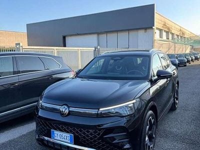Usata VW Tiguan R-line Plus 150 CV (110 kW) 2025 Grenadill black metallizzato SUV