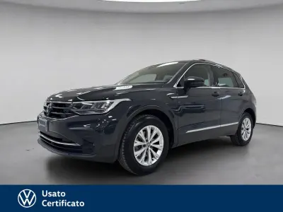Usata VW Tiguan Life 150 CV (110 kW) 2023 Grigio / pastello SUV