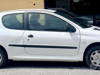 Usata Peugeot 206 60 CV (44 kW) 2000 Bianco Berlina