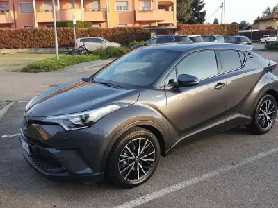 Usata Toyota C-HR Trend 98 CV (72 kW) 2018 Grigio SUV