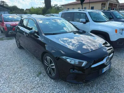 Usata Mercedes A180 116 CV (85 kW) 2020 Nero Berlina