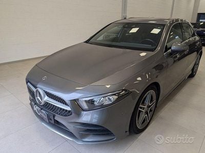 Usata Mercedes A180 Premium 116 CV (85 kW) 2019 Grigio Berlina