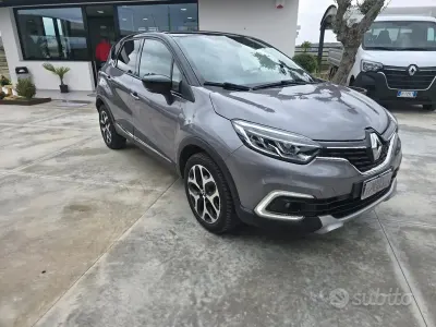 Usata Renault Captur Intens 90 CV (66 kW) 2018 Grigio SUV